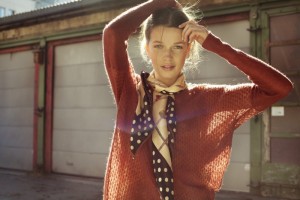 Delikate Farbe mit sanftem Stoff - "Wear it over nothing or anything." (Quelle: Ti-Mo.no)