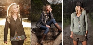 Container Vagabund-Chic: Madelene Jersey Jacke, Meg Leder-Jacke und Madalena Cardigan mit Marguerit Shorts und Morgan Cap (Quelle: container.dk) Links: 4-1984 Madelene jersey jacket, 1-1995 Magnella top; Mitte: 1-2140 Merly blouse, 8-2075 Meg leather jacket, 6-2072 Marissa jeans; Rechts: 1-1987 Madalena cardigan, 1-1991 Macaela top, 6-2054 Marguerite shorts, 9-2112 Morgan cap