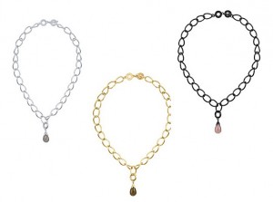 Links: Fall necklace worn silver (v231); Mitte: Fall necklace worn gold (v232); Rechts: Fall necklace worn hematite (v233)