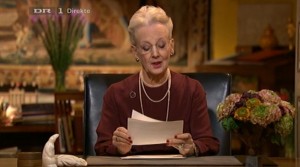 Dronningens Nytårstale - Die Neujahrsrede 2012 als Video auf DR1 Die Neujahrsrede von Königin Margrethe II als Video auf den dänischem Fernsehsender DR1.