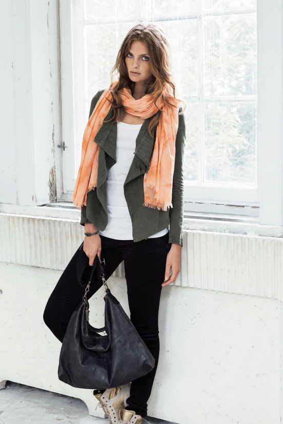 Januar - Outfit 5 - Top, Jacket, Hose, Tuch, Kette und Tasche (Quelle: noanoa.com)