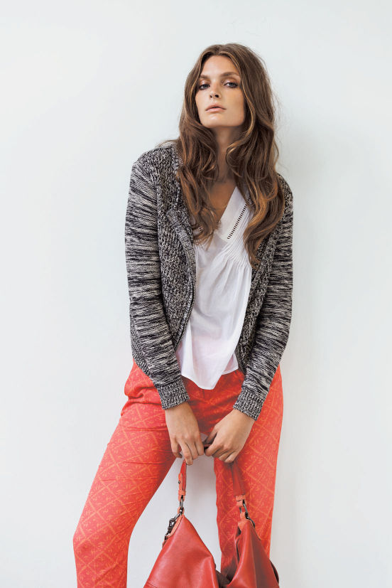 März - Outfit 10 -Cardigan, Top, Hose, Tasche (Quelle: noanoa.com)